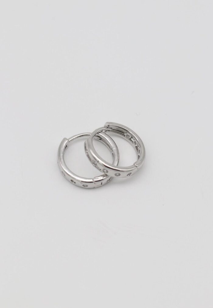 Silver renk taş detaylı halka küpe (17mm)