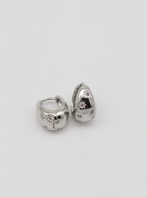 Silver renk yıldız detaylı kapsül küpe (15mm)