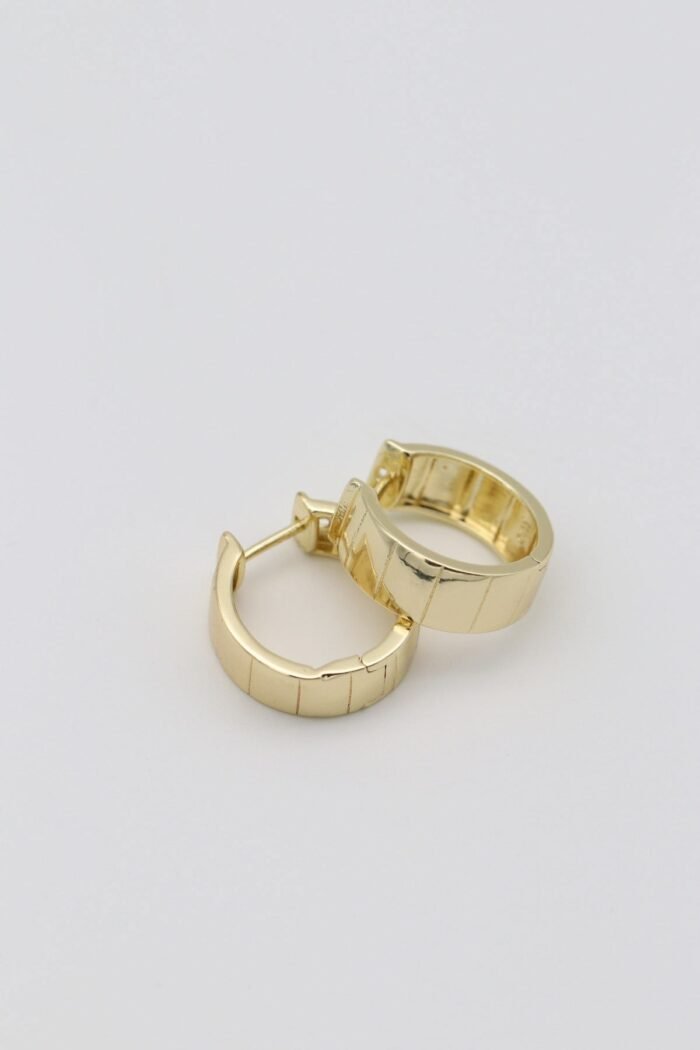 Gold renk tırtıklı halka küpe (20mm)