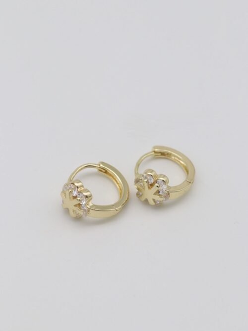Gold renk çiçek detaylı halka küpe (15mm)