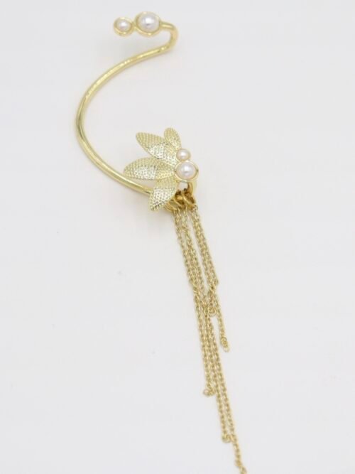 Gold zincir sallantılı inci detaylı earcuff