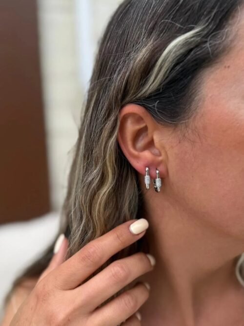 Silver renk kare taş detaylı küpe (15mm)