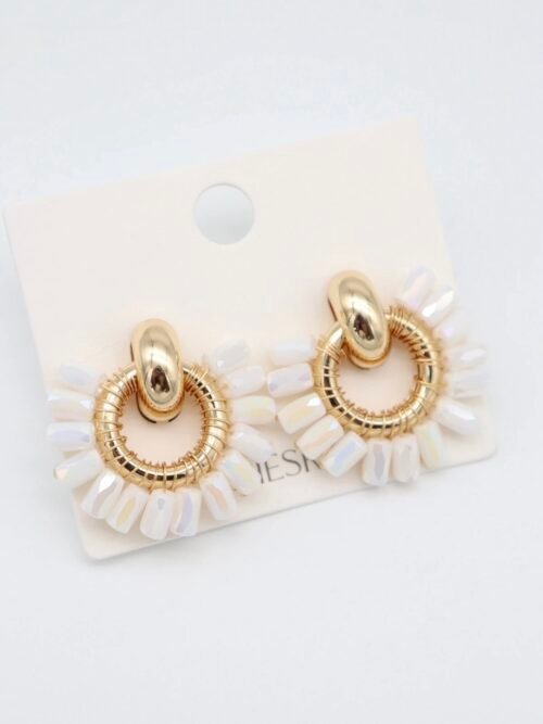 Gold renk beyaz boncuklu küpe (30mm)