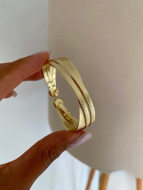 Gold renk kalım desenli kelepçe bileklik
