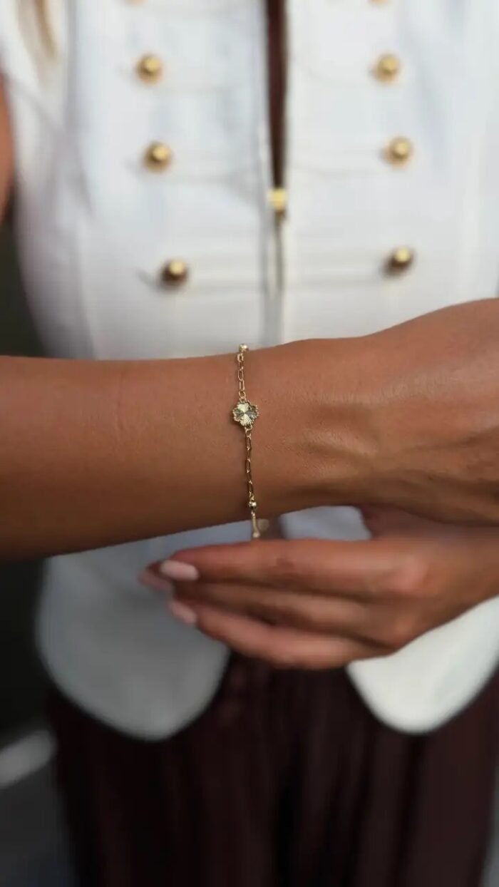 Gold renk mini yonca bileklik