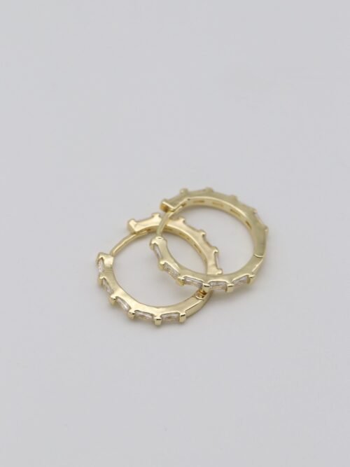 Gold renk ara ara taşlı ince halka küpe (17mm)