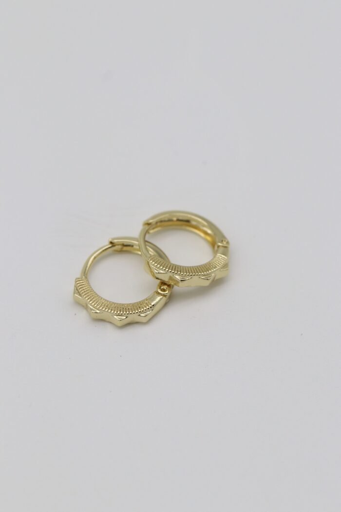 Gold renk desenli halka küpe (10mm)