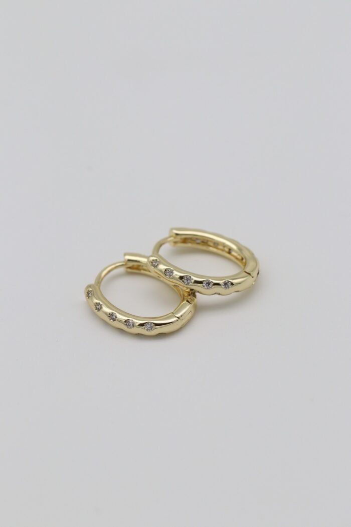 Gold renk taşlı U küpe (15mm)